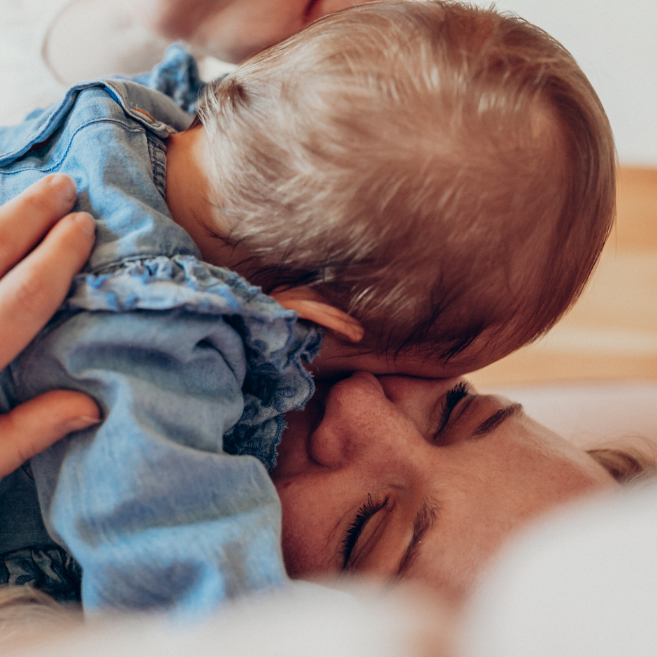 Natürliche Homestory Familienfotos mit Baby