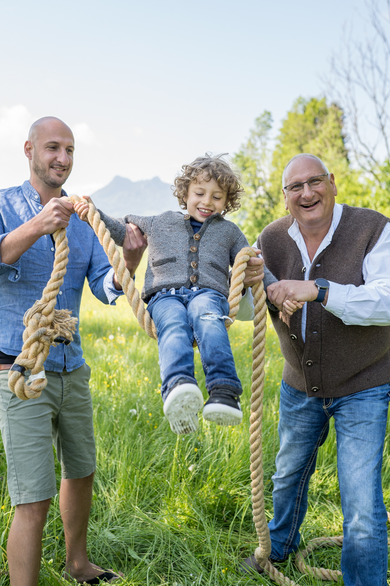 Familienbilder Outdoor mit Opa für Rosenheim, Chiemgau, Prien am Chiemsee und München
